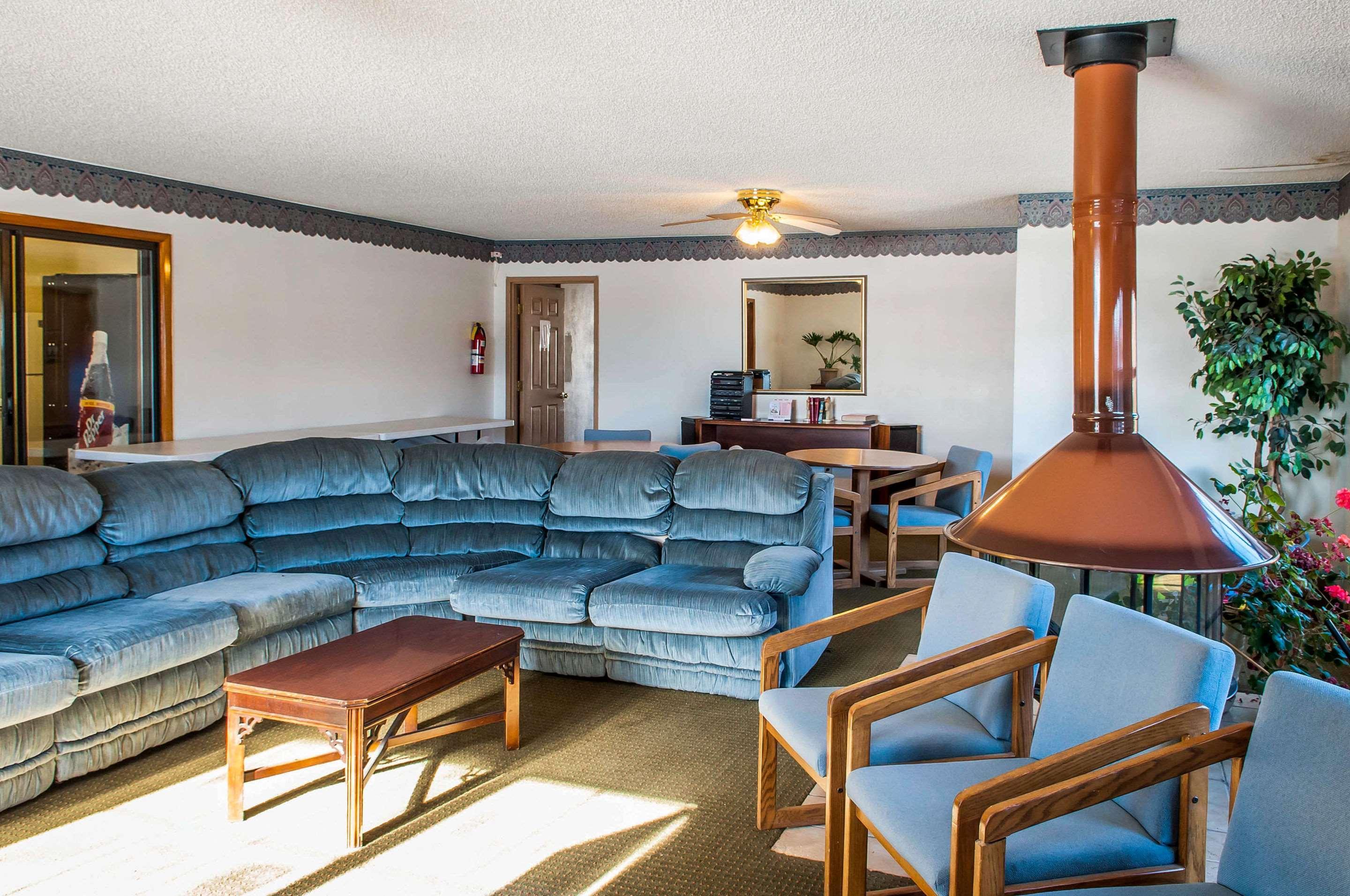 Econo Lodge Eagle Nest Exterior foto
